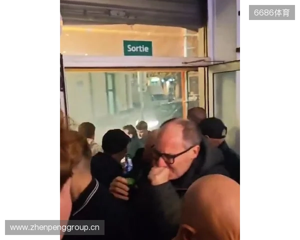 邮报:纽卡球迷在法国遇袭,被马赛球迷投掷催泪瓦斯 邮报:纽卡球迷在法国遇袭,被马赛球迷投掷催泪瓦斯